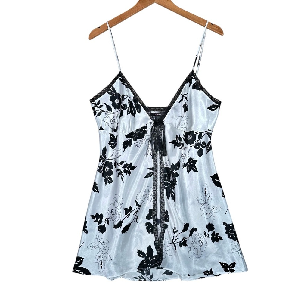 VICTORIA’S SECRET Satin Floral Chemise Teddy - Picture 8 of 8